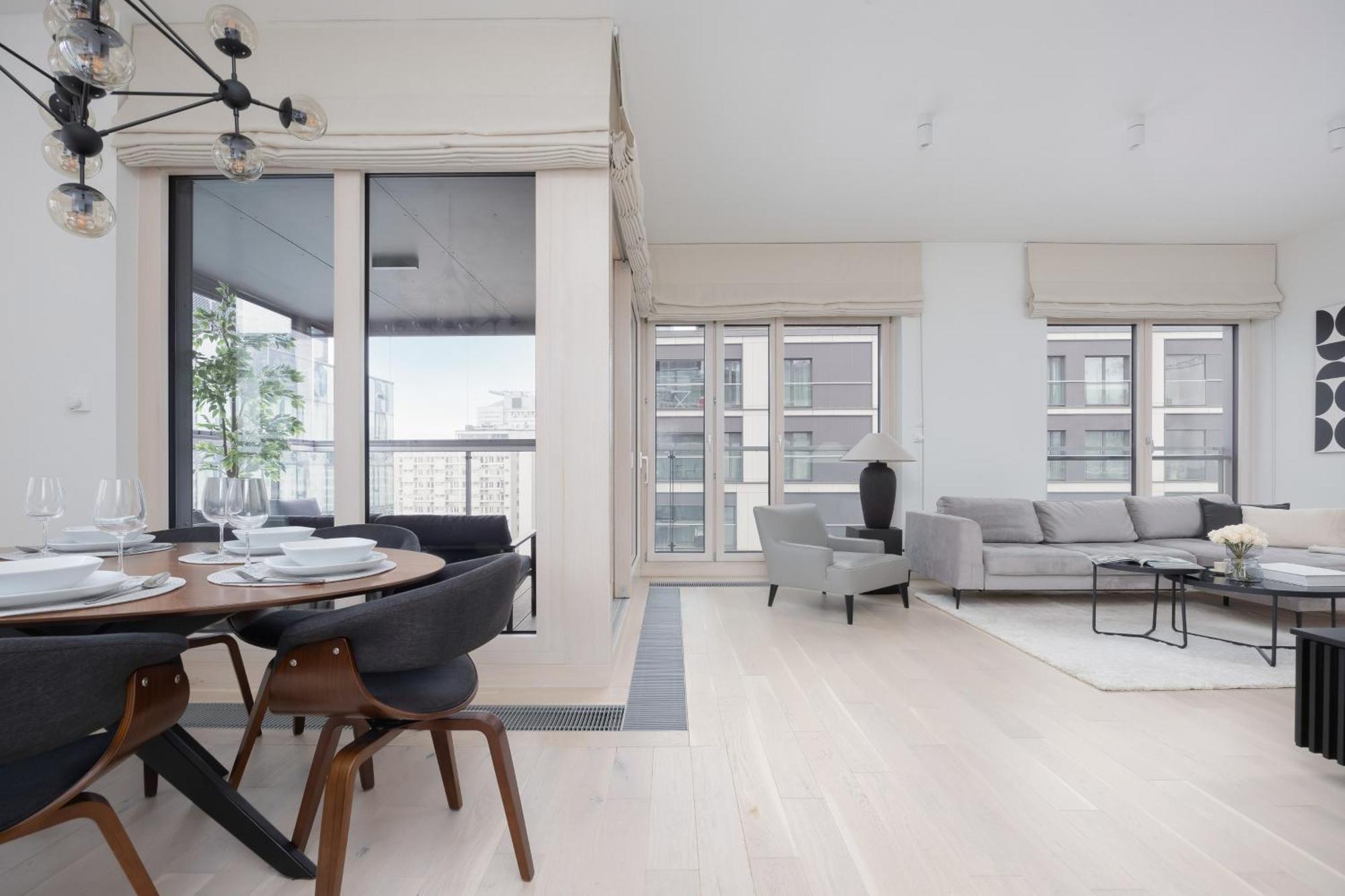 Apartment Mennica Luxury By Renters Prestige *